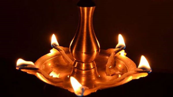பஞ்சமி திதியில் விளக்கேற்றினால் பலன்