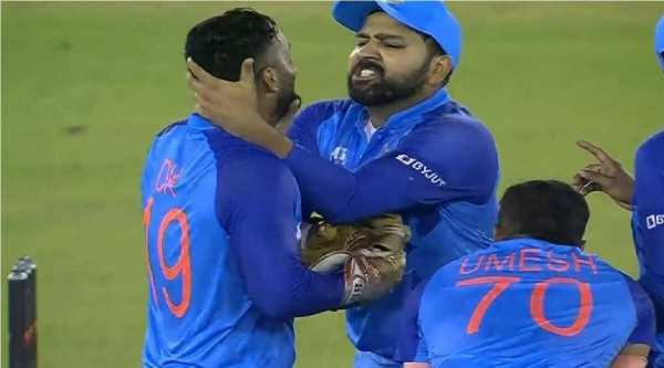 யாரிடம் பேசினார்?