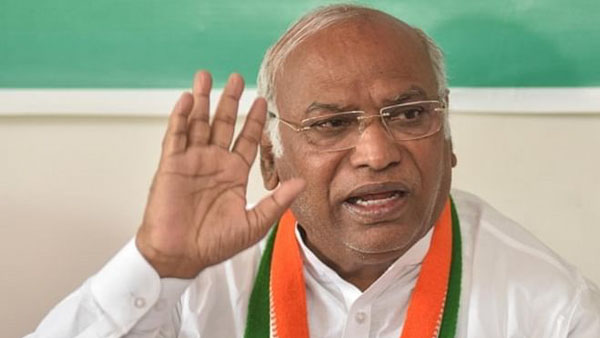 மேலிடத்துடன் நெருக்கம்