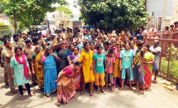 ”போராடிய மக்கள் வெளியேற்றம்” ஏரியை ஆக்கிரமித்து கட்டிய 86 வீடுகள் இடிப்பு.. காஞ்சியில் பரபரப்பு! 
