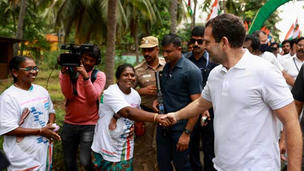 Bharat Jodo: Why was savarkars Photo put up to welcome Congress Rahul gandhi Bharat Jodo: Why was savarkars Photo put up to welcome Congress Rahul gandhi