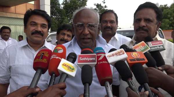 அதிமுக