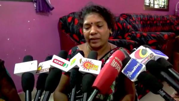 மனைவியிடம் பேசிய முத்துக்குமரன்