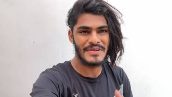 பிரபலமாக வேண்டும் என்பதற்காக