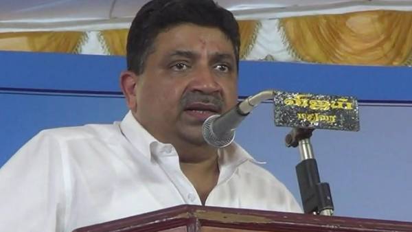 5 ஆயிரம் பைல்களில் கையெழுத்து