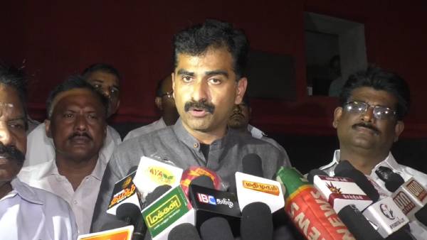 எதேச்சதிகார பேச்சு