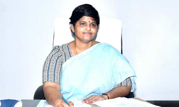 அமரவிடவில்லை