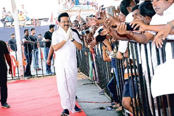 முன்மொழிய வேண்டும்