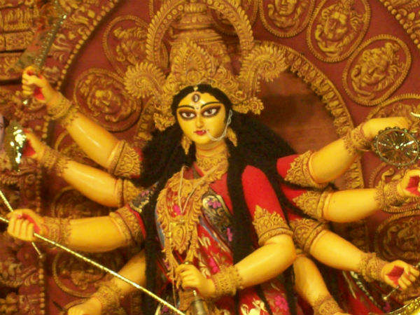 அன்னையுடன் போர்