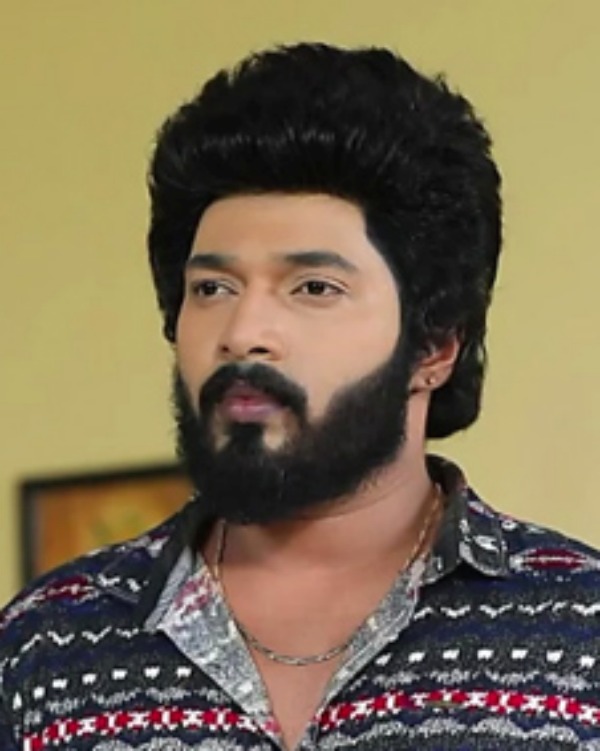 மீண்டும் அதே இடத்தில்