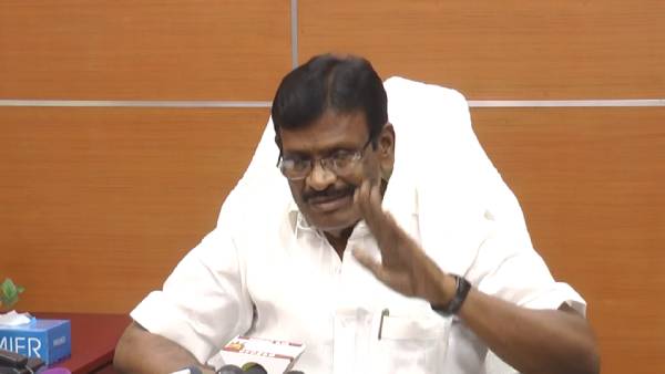 கடிந்து கொண்ட அமைச்சர்