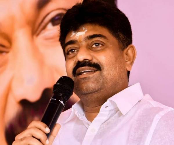 ஆதரவாளர்கள் மாற்றம்