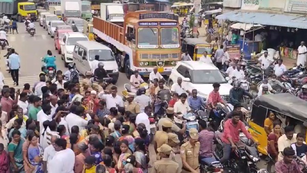 தனியார் பேருந்துகள்