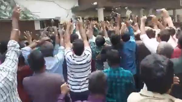காவல்துறையினர்