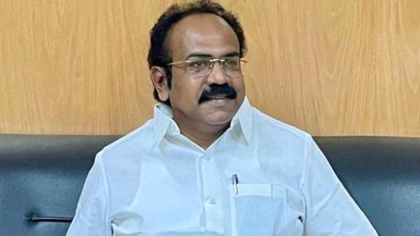 ஆறு மாதங்கள்