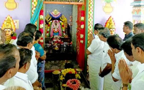 உற்சாக வரவேற்பு