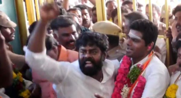 உற்சாக வரவேற்பு