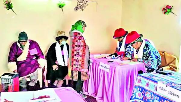 வேலையை காட்டிய அதிருப்தி தலைவர்கள்..