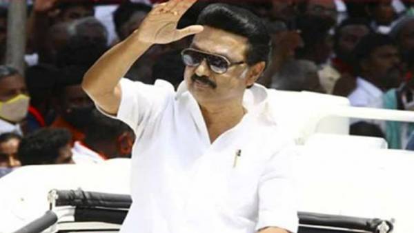 பாசம் பொங்கும் இதயத்தால்