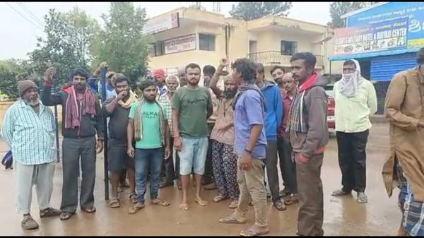 அதிகளவில் கூடிய மக்கள்