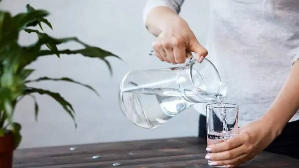 1.8 லிட்டர் தண்ணீர் குடிப்பதே போதுமானது