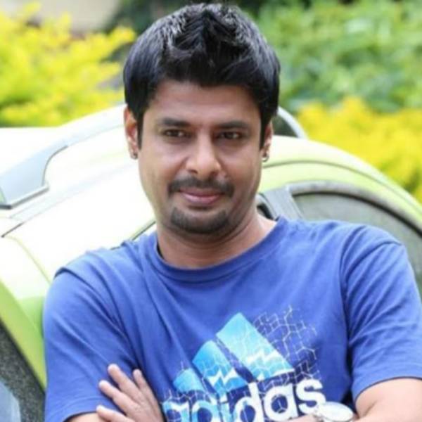 சித்தி சீரியலில் நடிப்பு
