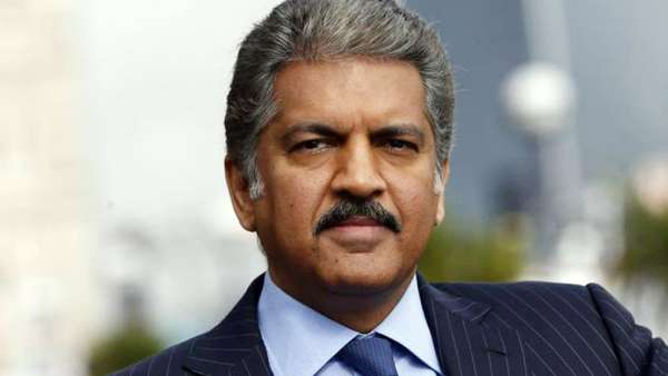 தொழில் அதிபர் ஆனந்த் மகிந்திரா