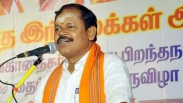 அர்ஜுன் சம்பத் மீது காலணி வீச்சு