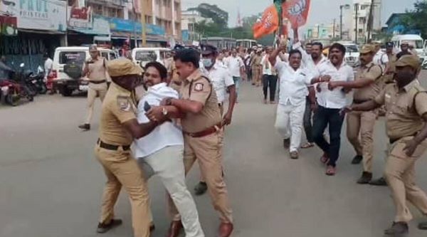 திமுகவினர் புகார்