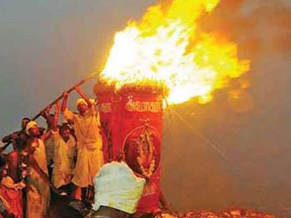 மாலையில் மகாதீபம்