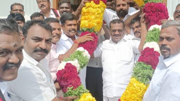 நெகிழ்ந்து போன சுரேஷ்ராஜன்