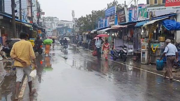 வேளாங்கண்ணியில் கடல் சீற்றம்