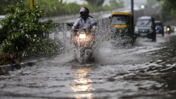 லீவு எடுக்கக் கூடாது