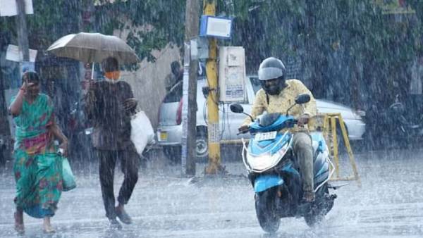 கரையை கடக்கும்போது