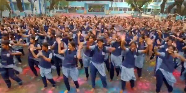 வெளிநாடு சுற்றுலா