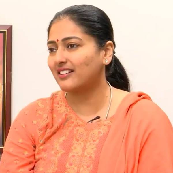 தலைமையை காக்க பொய்