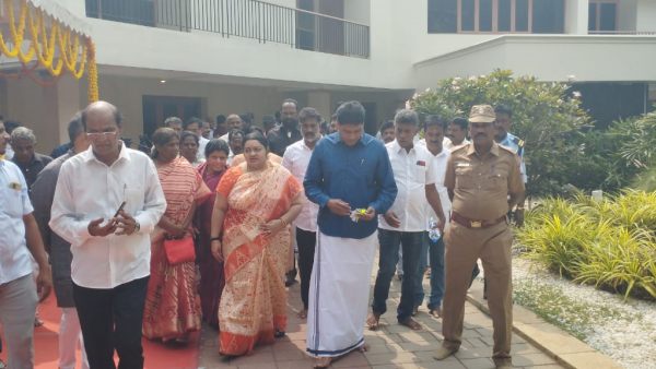 நூறாண்டுகள்