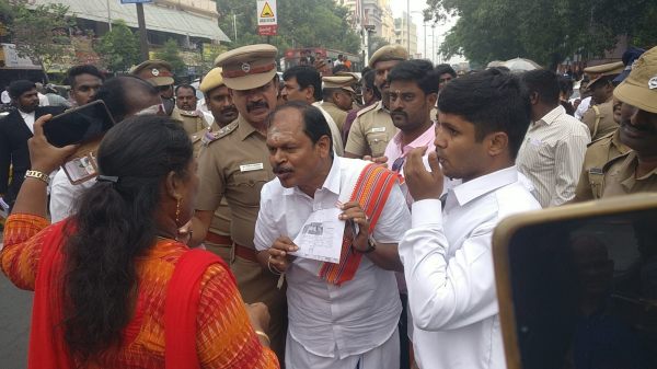 விபூதி பூச மாட்டேன்
