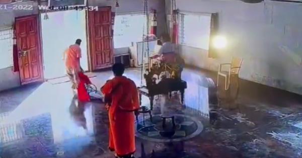 கோவிலுக்குள் எப்படி வரலாம்? கன்னத்தில் அறைந்து.. தள்ளிவிட்டு.. பெங்களூரில் தலித் பெண் மீது தாக்குதல் 