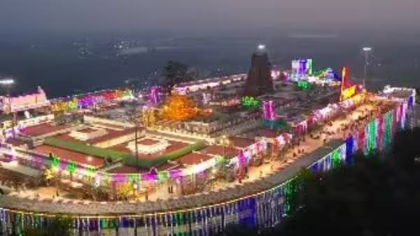 Palani shines in the light like a floating ship tamil ignore at Yagasalai Kumbabhisegam Palani shines in the light like a floating ship tamil ignore at Yagasalai Kumbabhisegam