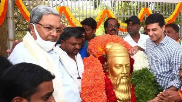 பெங்களூர் திருவள்ளுவர் சிலைக்கு மாலை.. ஒற்றுமையை காட்டிய சித்தராமையா! கர்நாடகாவில் களைகட்டிய பொங்கல் 