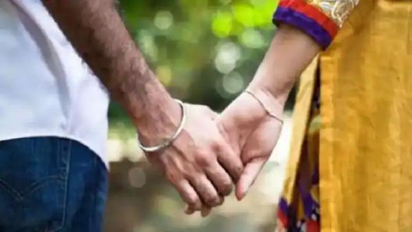 '96' ஸ்டைலில் ரீயூனியன் மீட்.. 50 வயதில் துளிர்த்த காதல்.. ஓட்டம் பிடித்த ஜோடி..குடும்பத்தினர் ஷாக்! 
