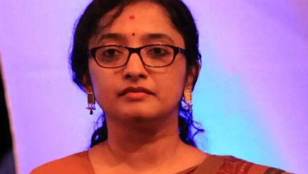 கலெக்டர் திவ்யா ஐயர் கிளப்பிய பகீர்.. என்னாது 8 வயதிலா? வெடித்து கிளம்பும் பாலியல் புகார் பரபரப்பு