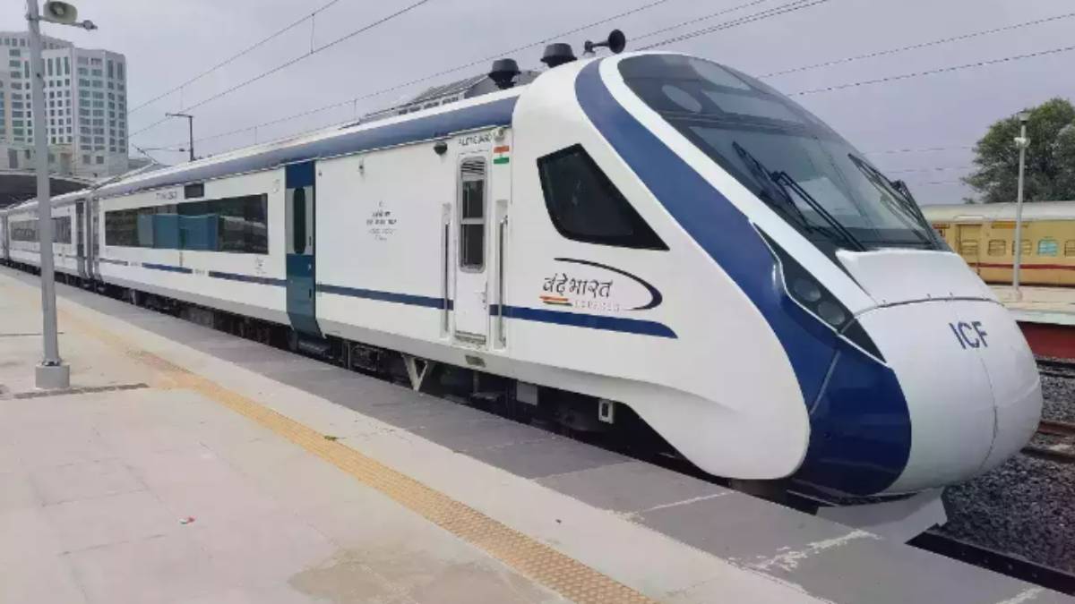  ராஜ்தானியை விட சீறி பாயும் வேகம்.. கேரளாவின் முதல் வந்தே பாரத் ரயிலின் நேர அட்டவணை, கட்டணம் என்ன? 