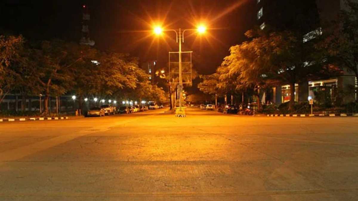 சேட்டன்களுக்கு தலைவலி.. தோழியுடன் பைக்கில் சென்றவரை மனைவியிடம் காட்டிக் கொடுத்த புதிய டிராபிக் கேமரா 