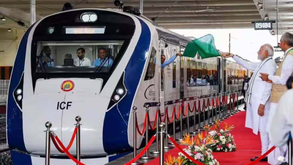 வந்தே பாரத்தோட அடையாளமே இதுதானே.. ஆனா, இன்னைக்கு பிரதமர் தொடங்கி வச்ச ரயிலோட வேகத்த பாருங்களேன் 