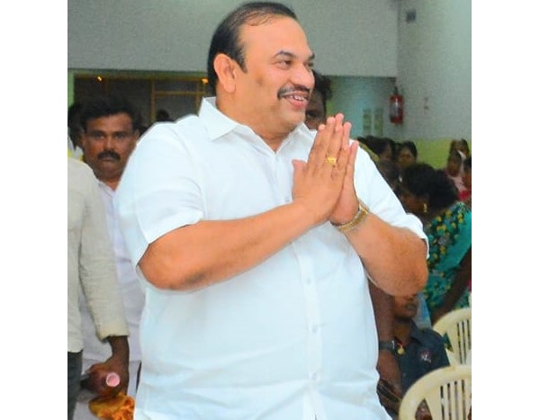 மாற்றுத்திறனாளி பத்மாவதியின் தன்னம்பிக்கை! இட்லி மாவு தயாரிக்க