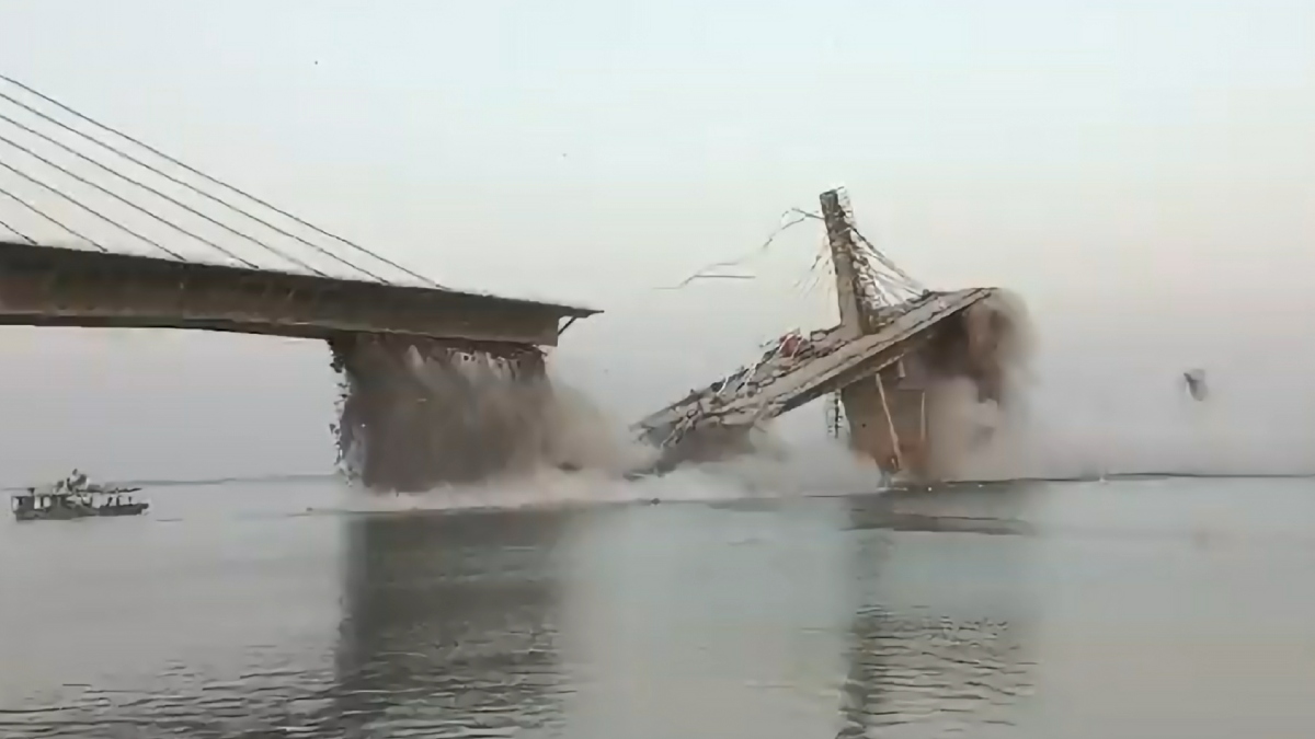 Netizens shocked to see Under construction bridge collapses in Bihar
