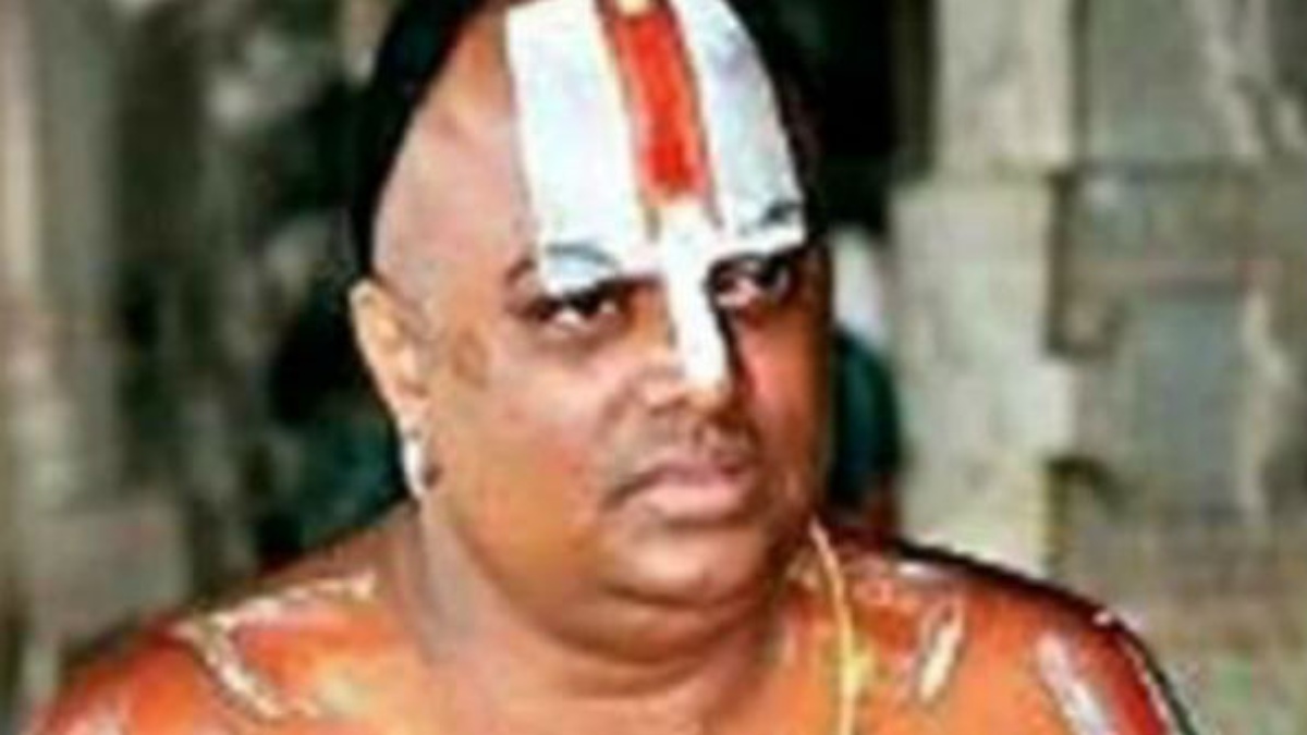 தொழிலதிபர் மனைவி, மகள் பலாத்காரம்.. பல ஆண்டுகளாக தலைமறைவாக உள்ள