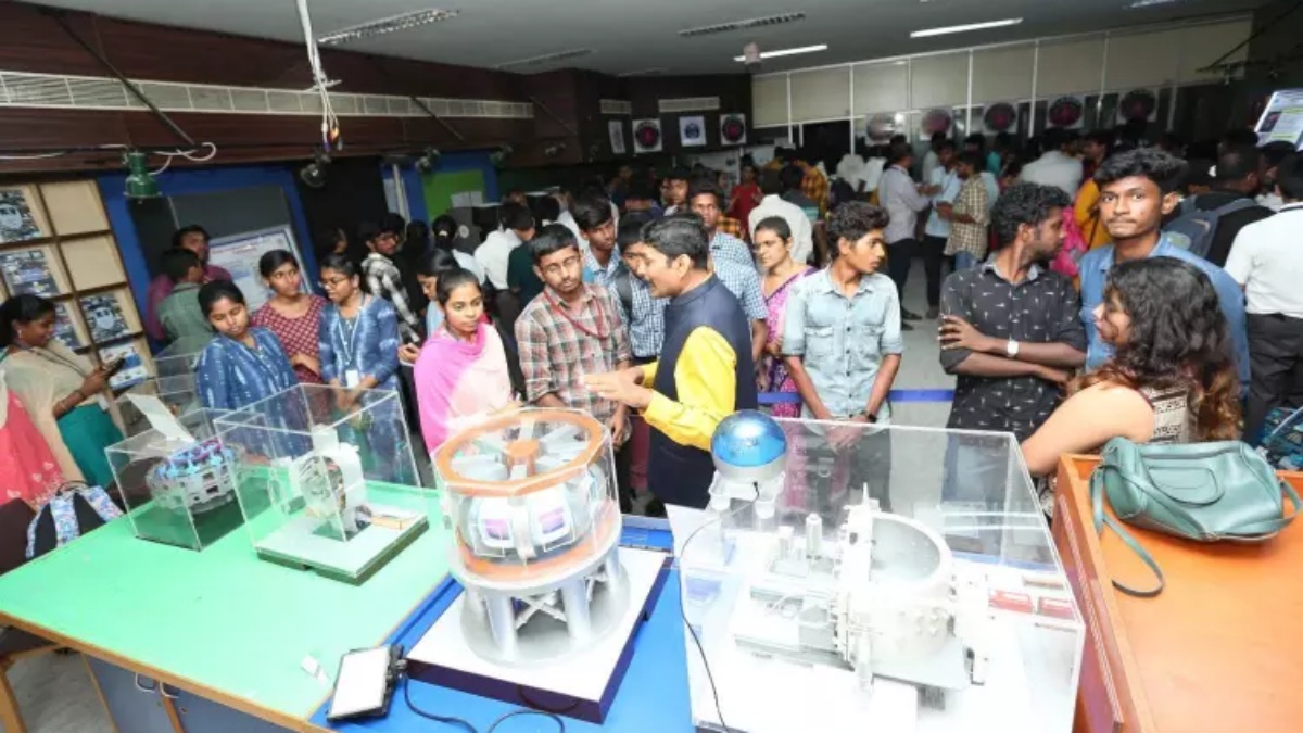 இலவசம்..சென்னையில் துவங்கிய பிளாஸ்மா கண்காட்சி! 7ம் தேதி வரை ...